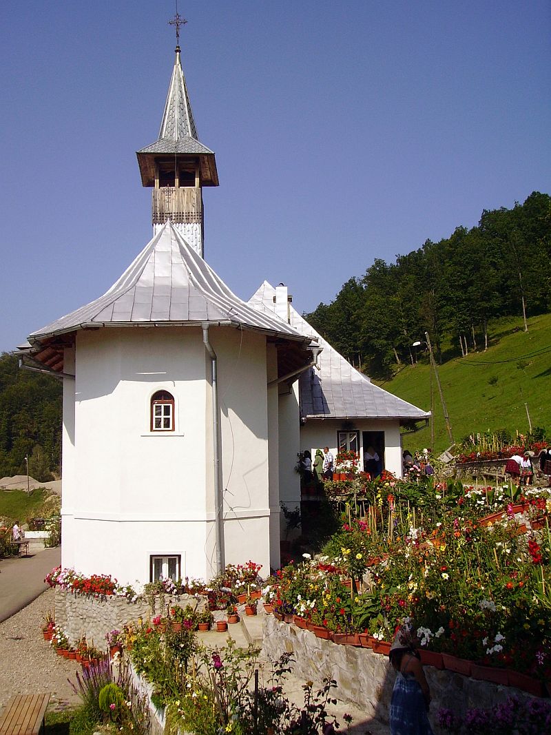 Ortodox in lume Manastirea "Izvorul Tamaduirii" Petrova